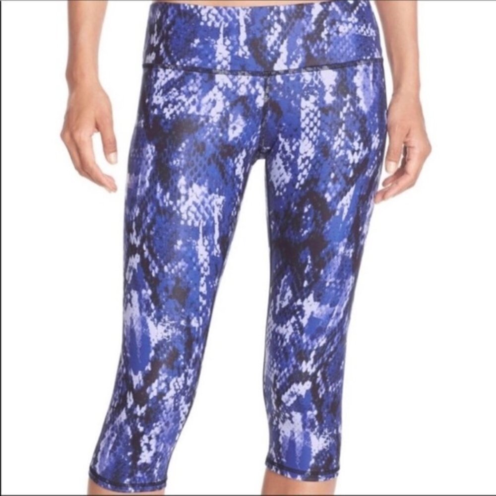 Alo Yoga Airbrush Capri Snakeskin Leggings Blue Size Large
